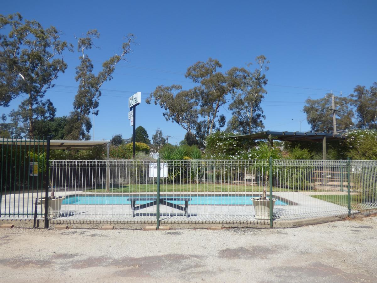 Calder Family Motel Bendigo Extérieur photo